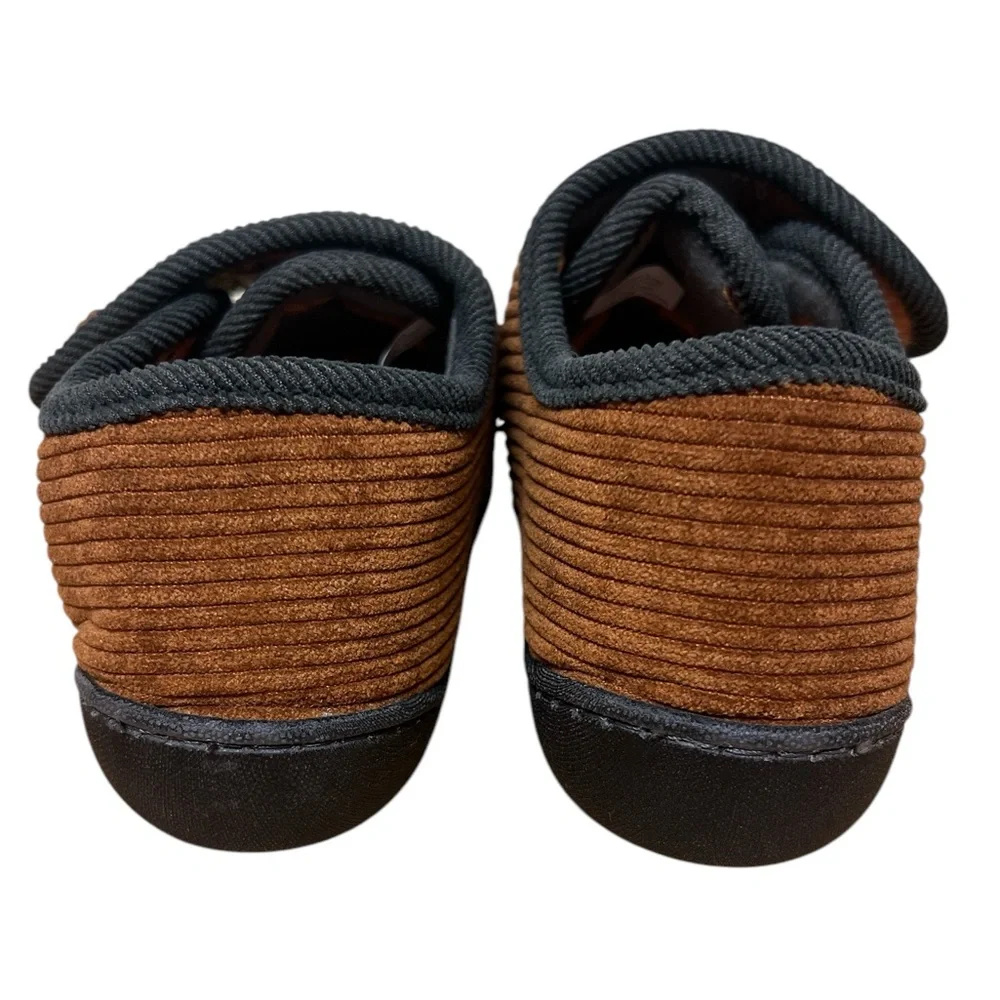 Livie & Luca Boy’s Hug Shoes Size L